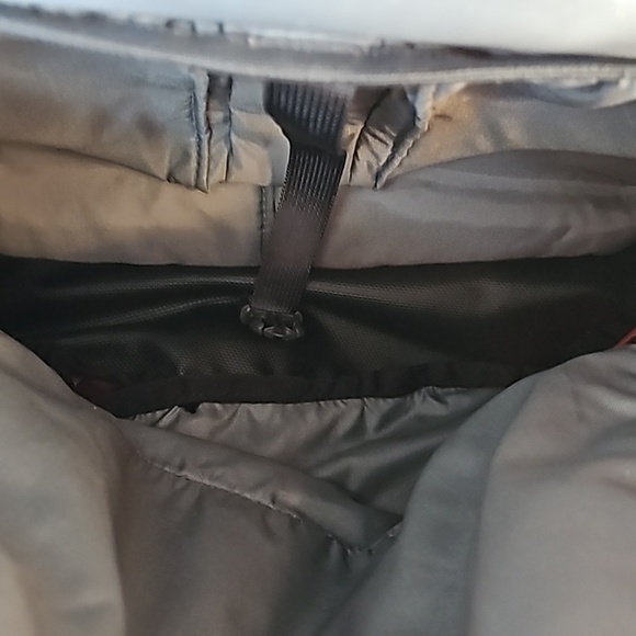 North Face Pink and Burgundy Recon Backpack - Picture 6 of 12